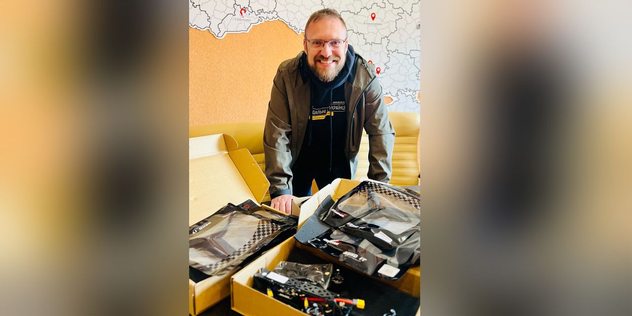 Roman Osypov delivers drones to the Armed Forces of Ukraine